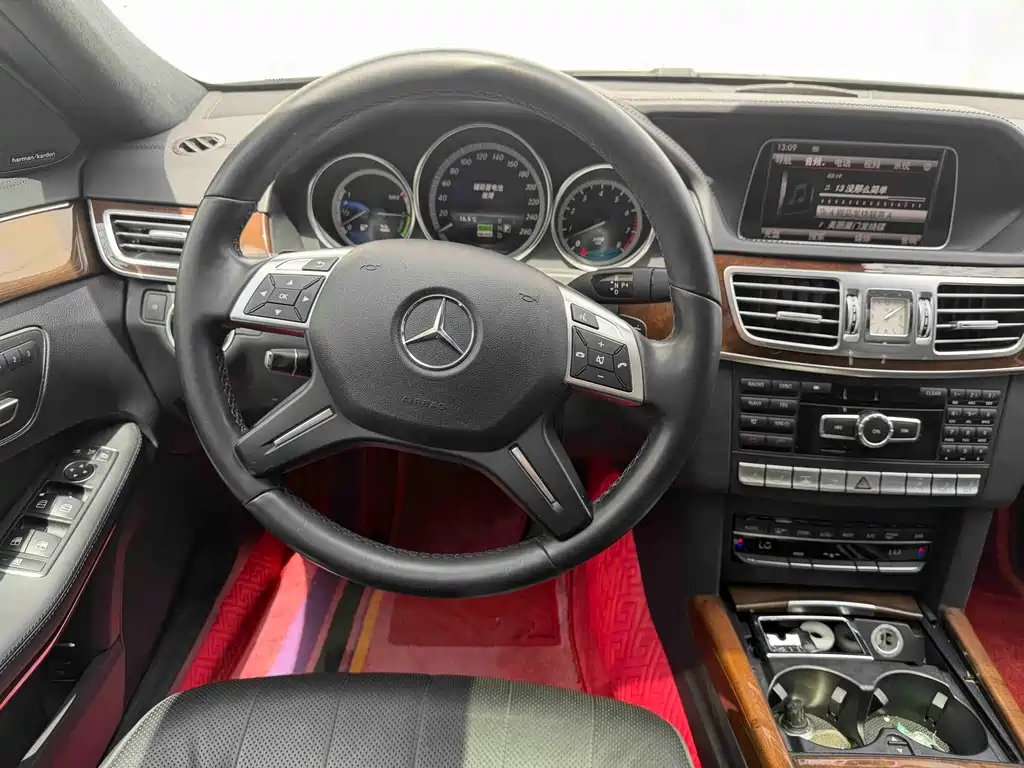 Mercedes-Benz E-Class 2016 — фото 10