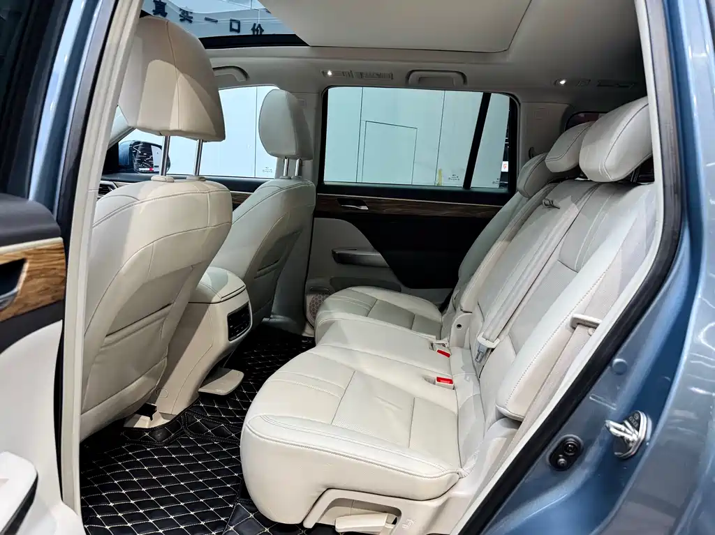 GAC Motor Trumpchi GS8 2017 — фото 18