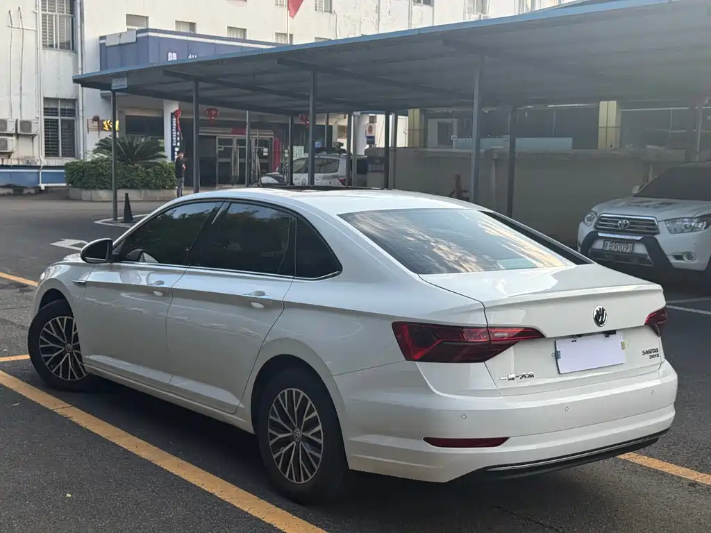 Volkswagen Sagitar 2020