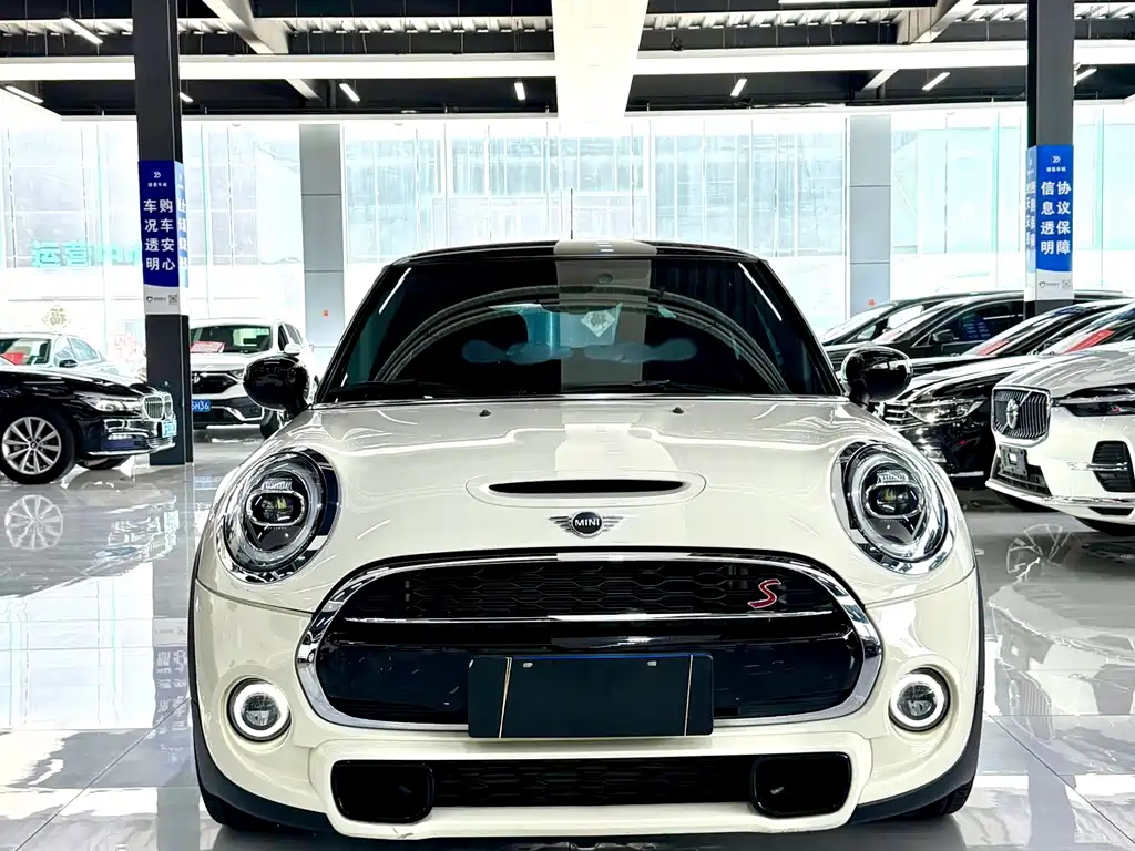 MINI MINI 2020