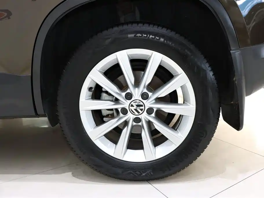 Volkswagen Tiguan 2018 — фото 15