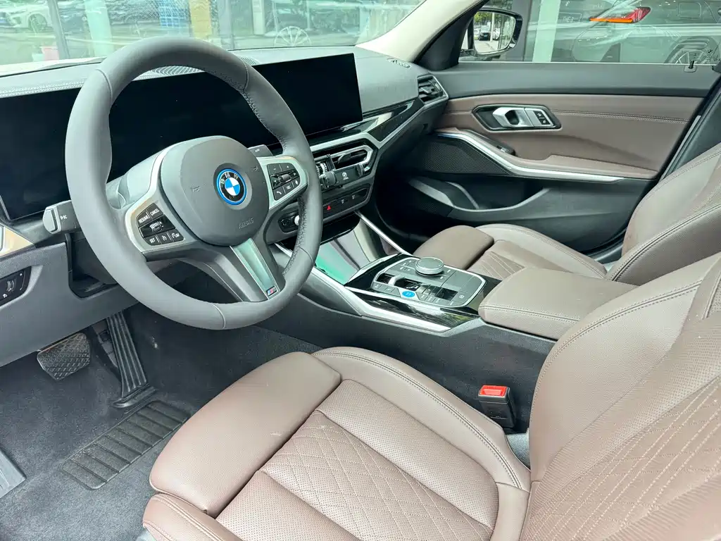 BMW i3 2024 — фото 10