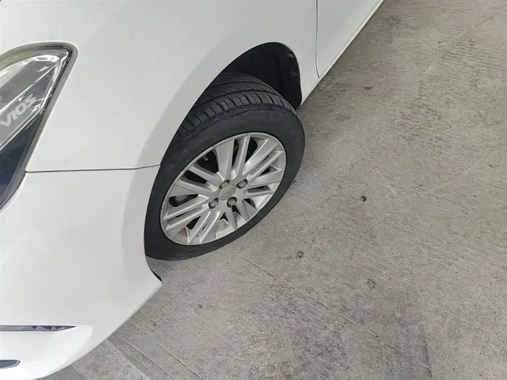 Toyota Vios 2017 — фото 23