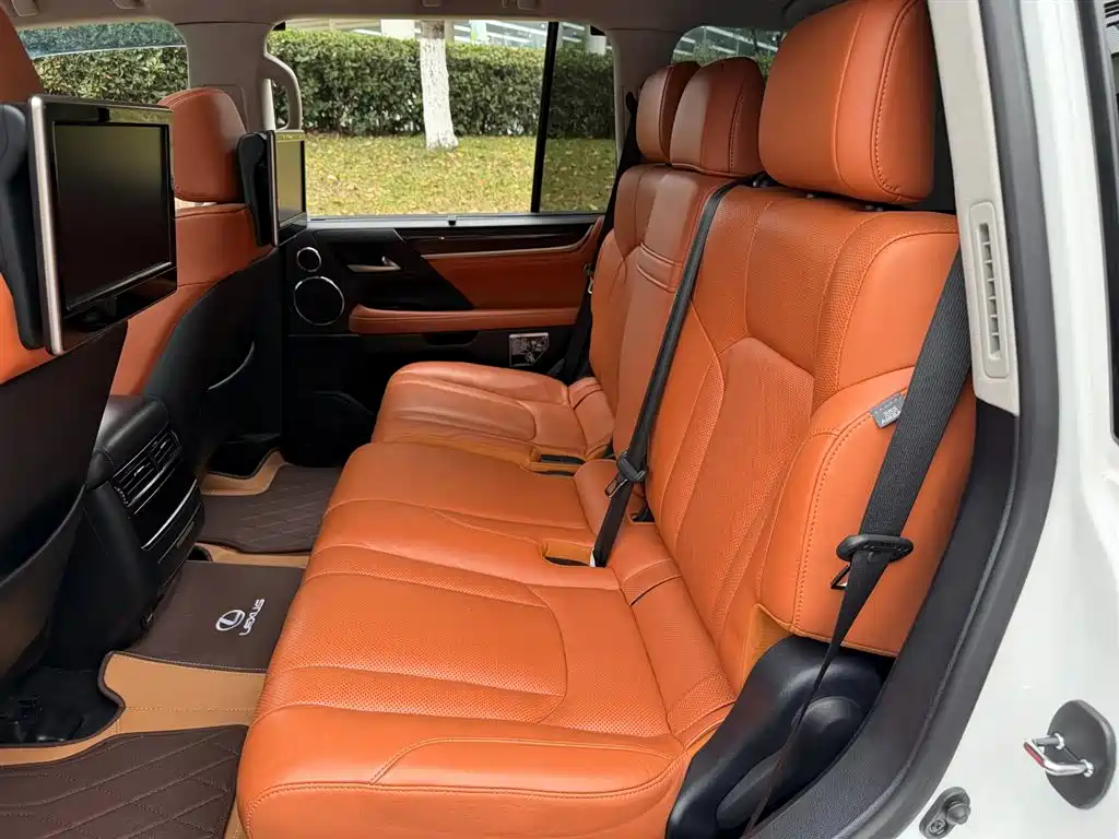 Lexus LX 2016 — фото 10