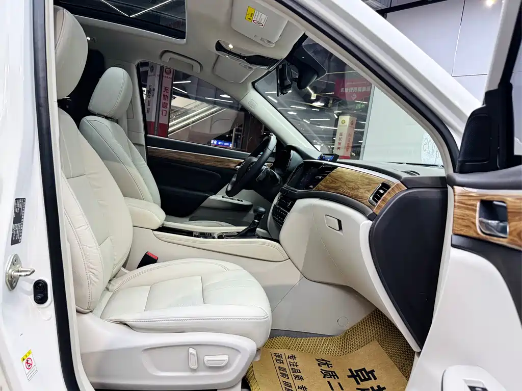 GAC Motor Trumpchi GS8 2018 — фото 18