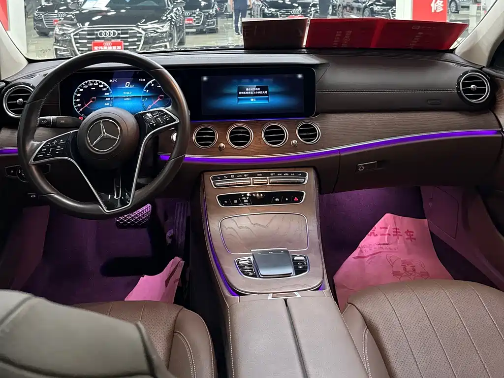 Mercedes-Benz E-Class 2023 — фото 16