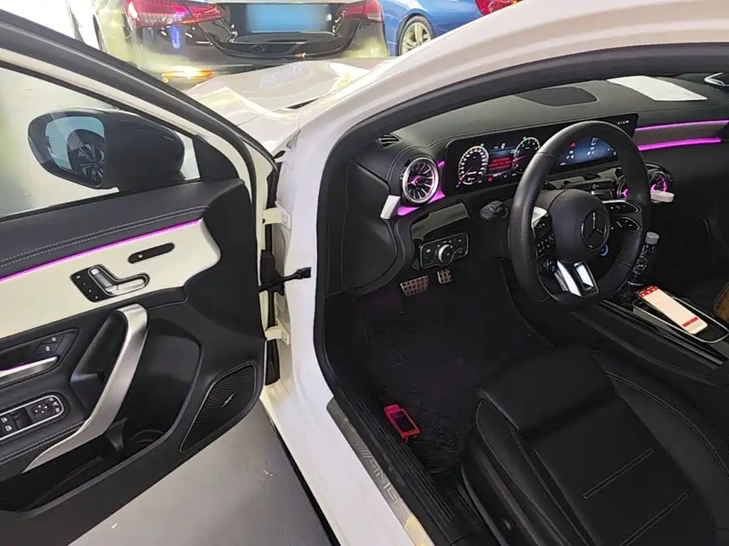 Mercedes-Benz A-Class AMG 2024 — фото 16
