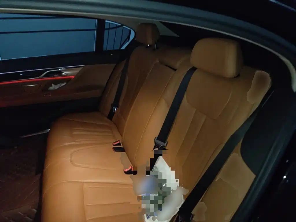 BMW 7 Series 2017 — фото 14