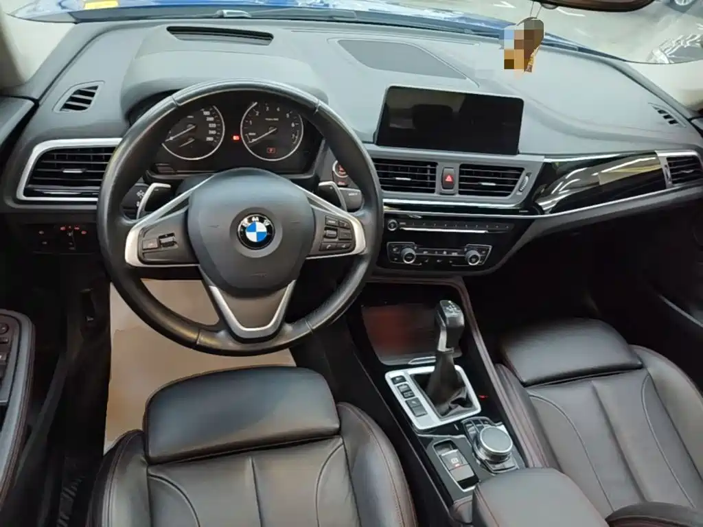 BMW 1 Series 2017 — фото 10