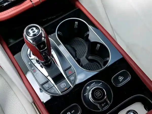 Bentley Bentayga 2024