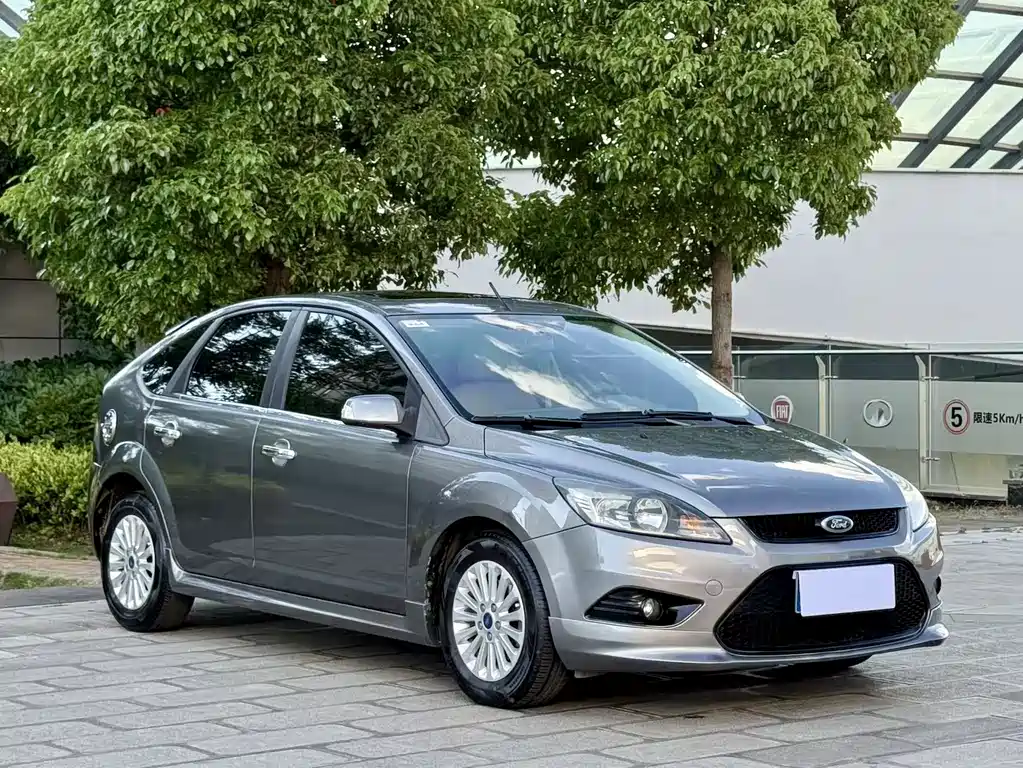 Ford Focus 2014 — фото 3