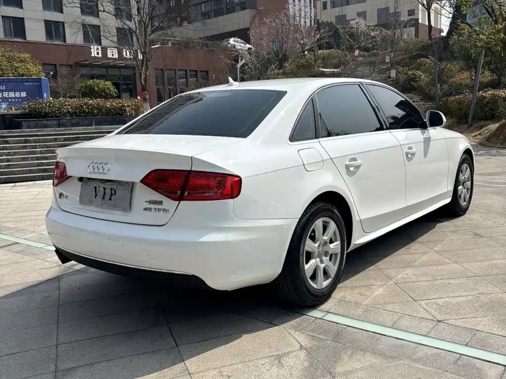 Audi A4L 2010