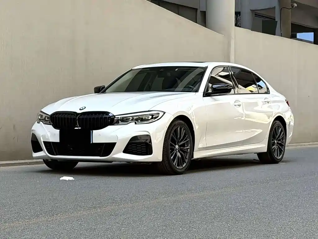 BMW 3 Series 2019 — фото 1