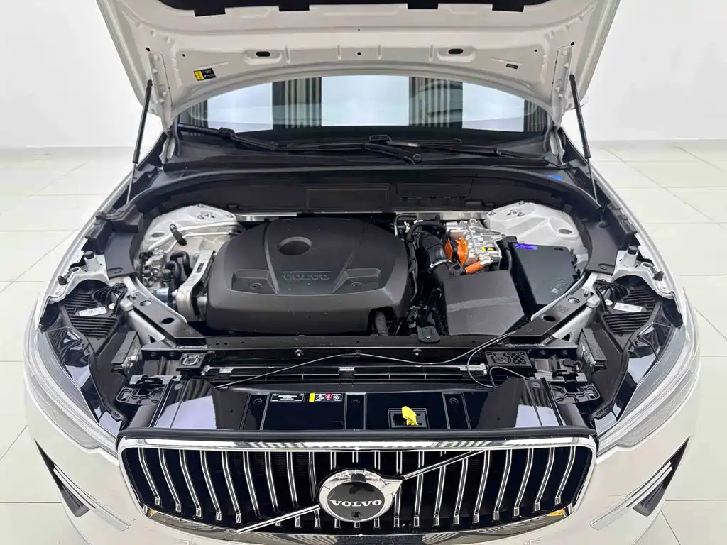 Volvo XC60 PHEV 2024 — фото 9