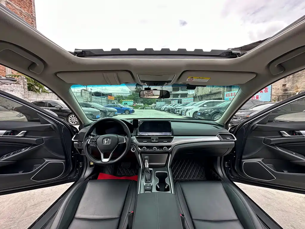 Honda Accord 2022 — фото 10