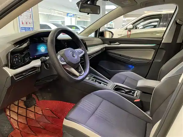 Volkswagen Golf 2021