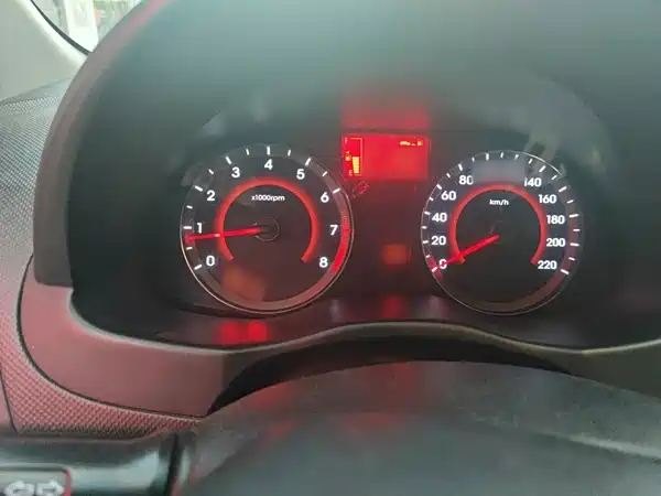 Hyundai Rui Yi 2015
