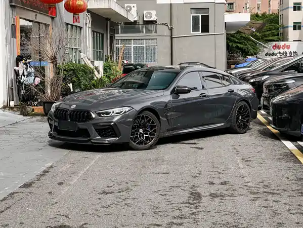 BMW M8 2022