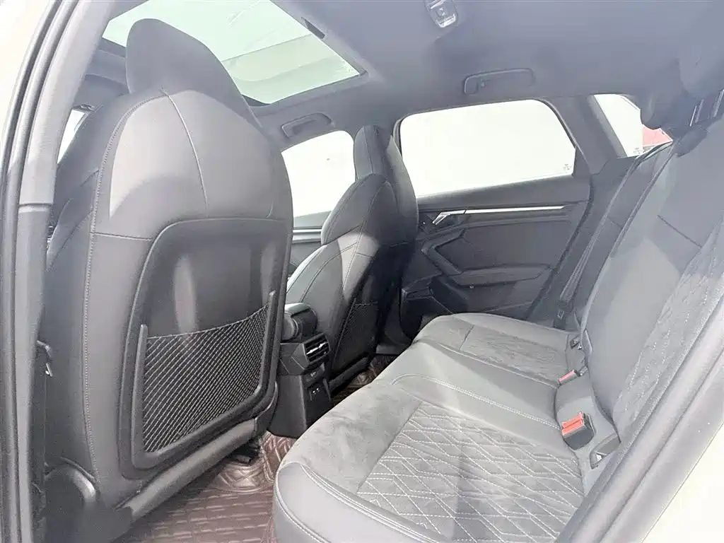 Audi A3 2023 — фото 13