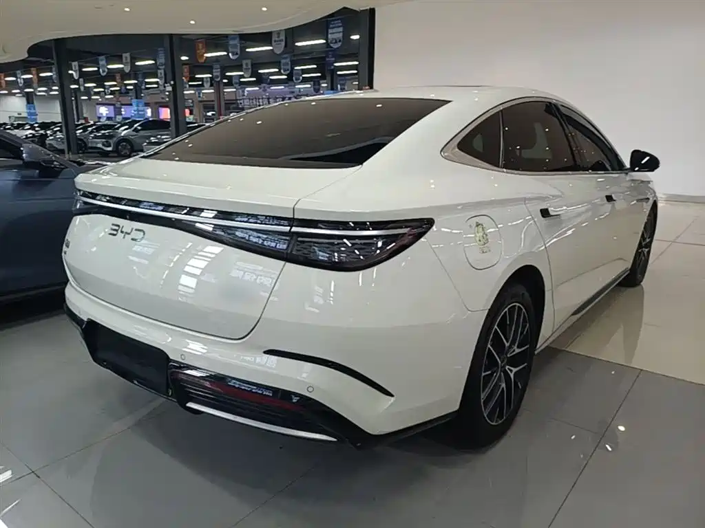 BYD Seal 07 DM-i 2025 — фото 7