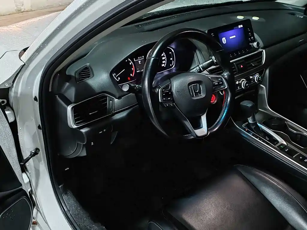 Honda Accord 2019 — фото 8