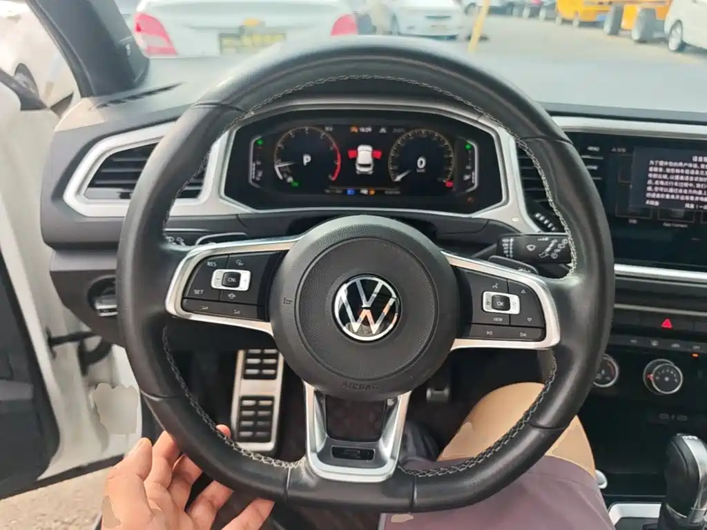 Volkswagen T-Roc 2023 — фото 11