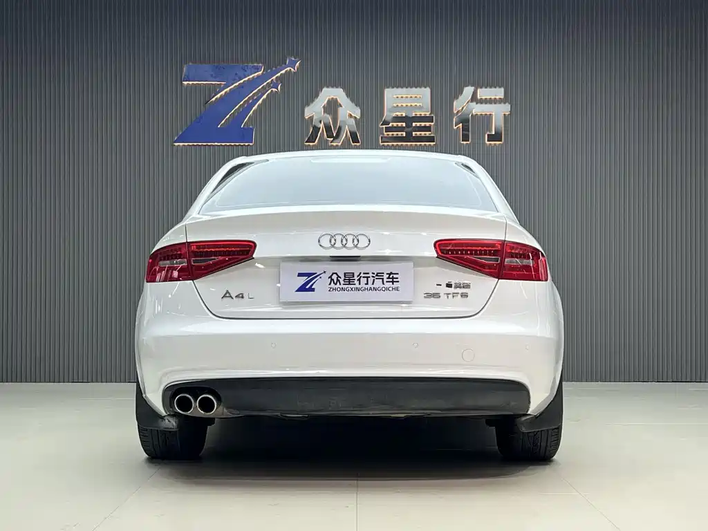 Audi A4L 2015