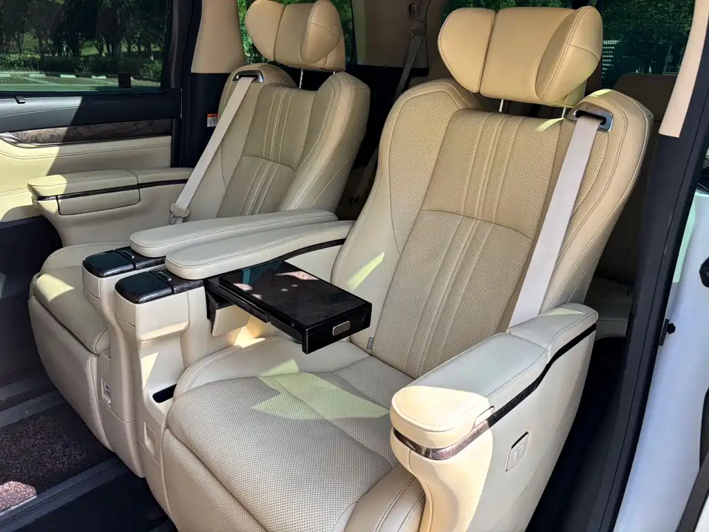 Toyota Vellfire 2023 — фото 21