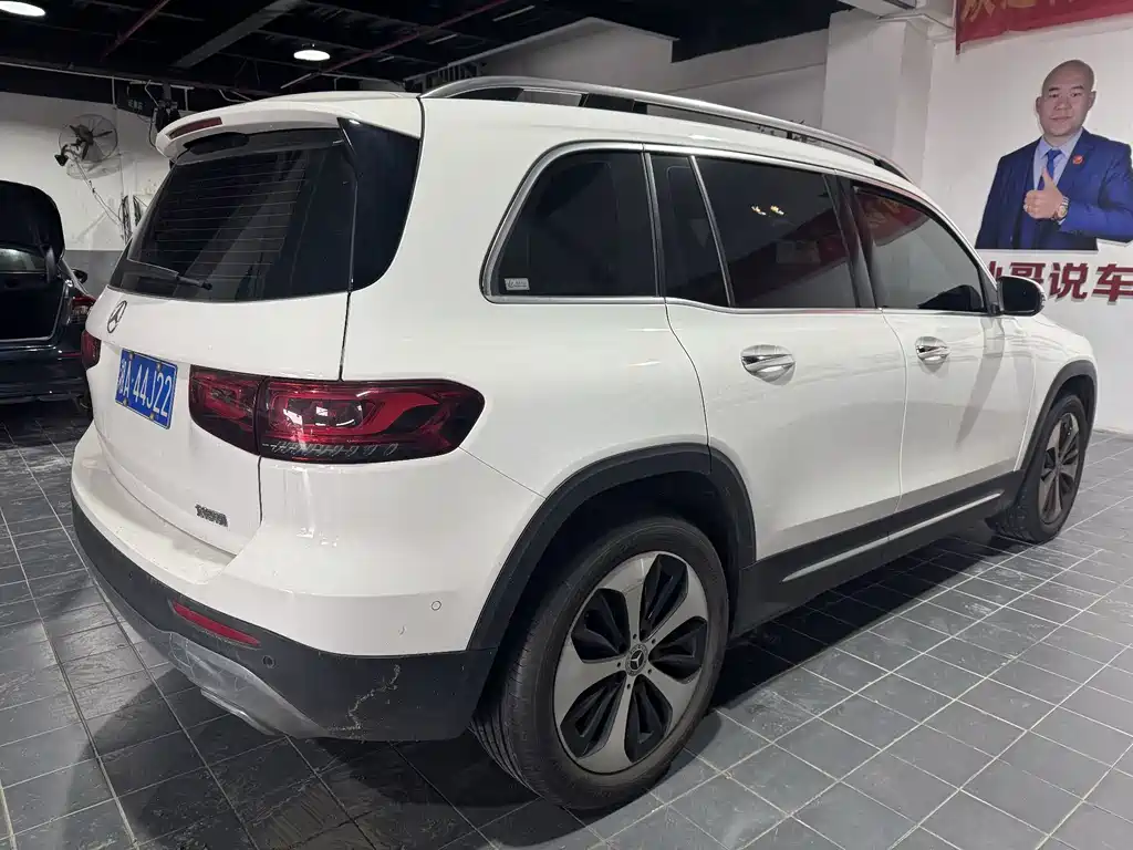 Mercedes-Benz GLB 2023 — фото 4