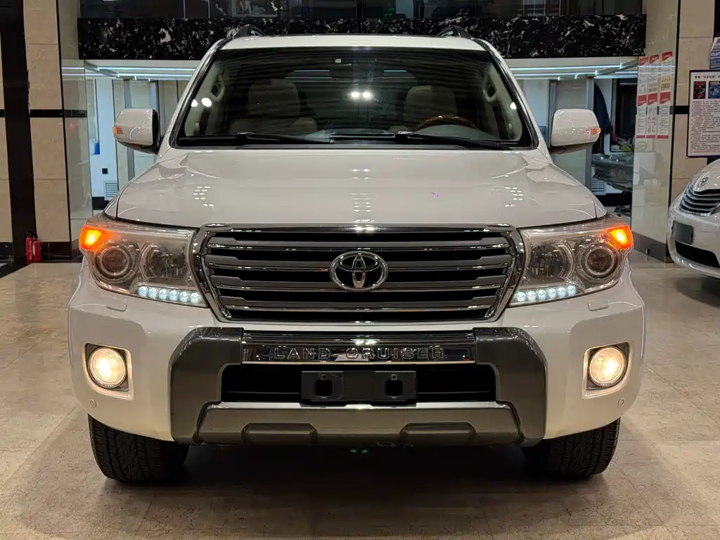 Toyota Land Cruiser 2013 — фото 2