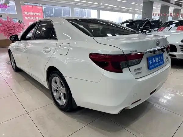 Toyota Reiz 2013