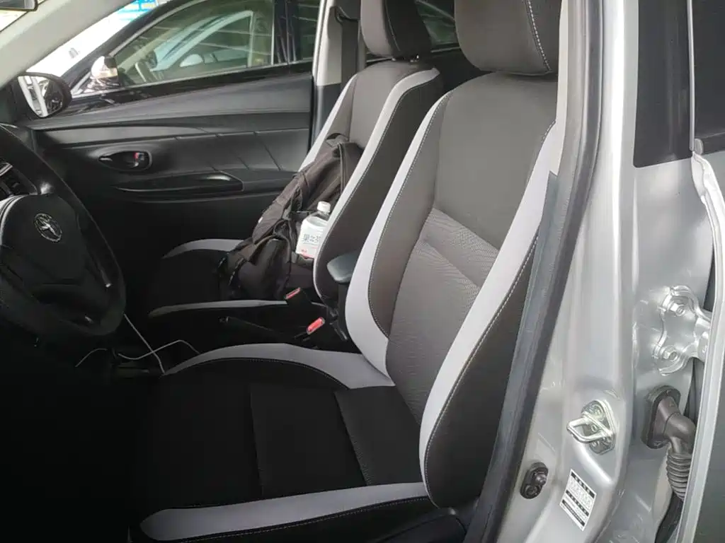 Toyota Yaris L 2020 — фото 15