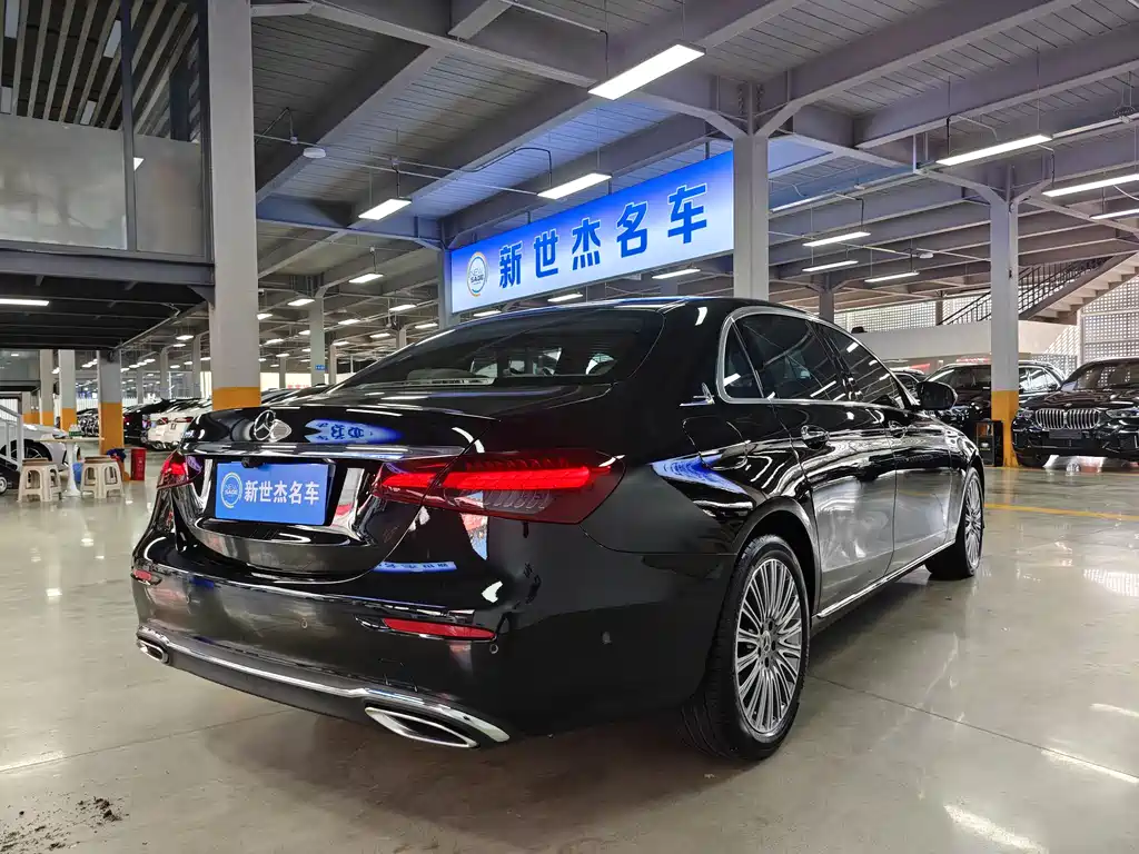 Mercedes-Benz E-Class 2021 — фото 12