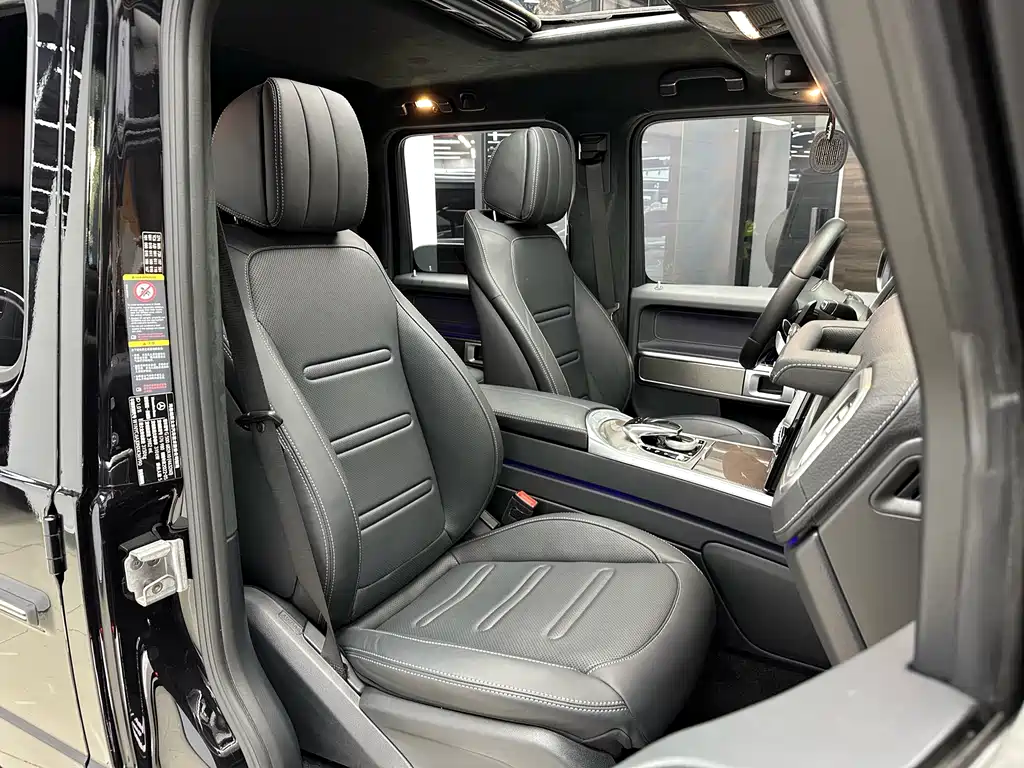 Mercedes-Benz G-Class 2023 — фото 12