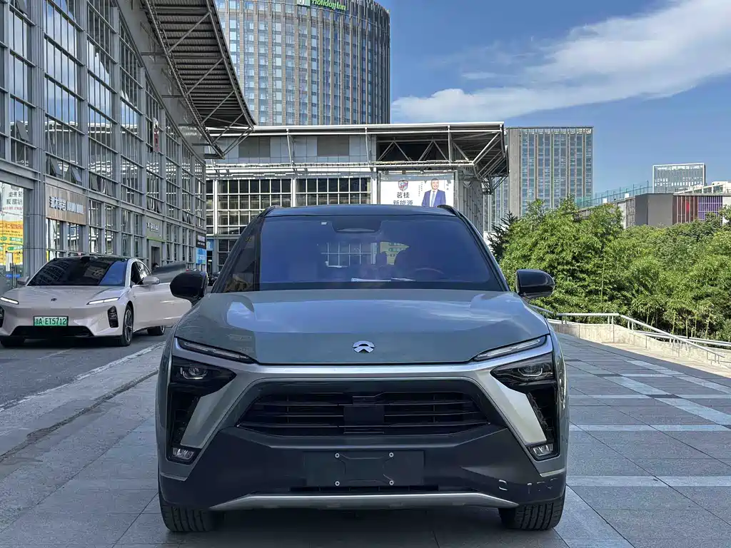 NIO ES8 2022