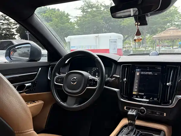 Volvo S90 2017