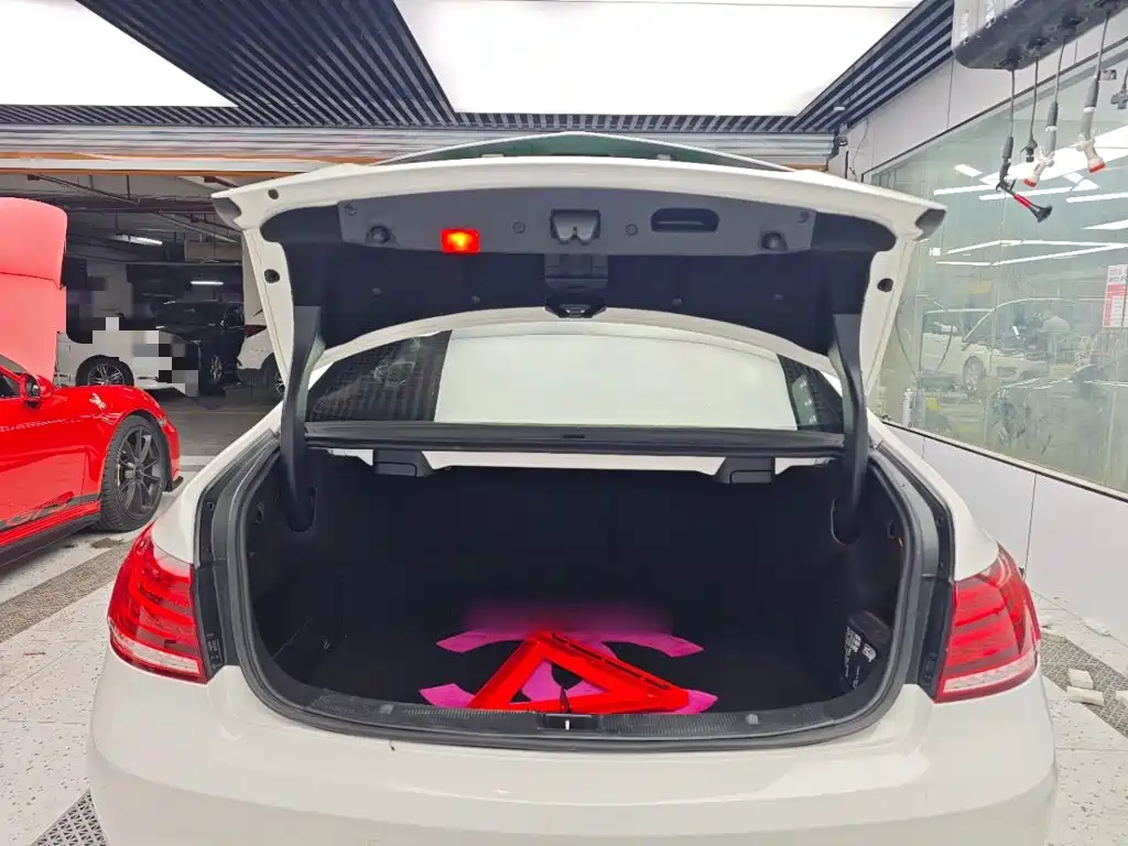 Mercedes-Benz E-Class 2015 — фото 19