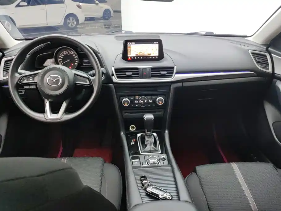 Mazda 3 Axela 2019 — фото 12