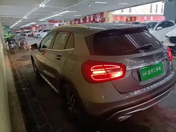Mercedes-Benz GLA 2015
