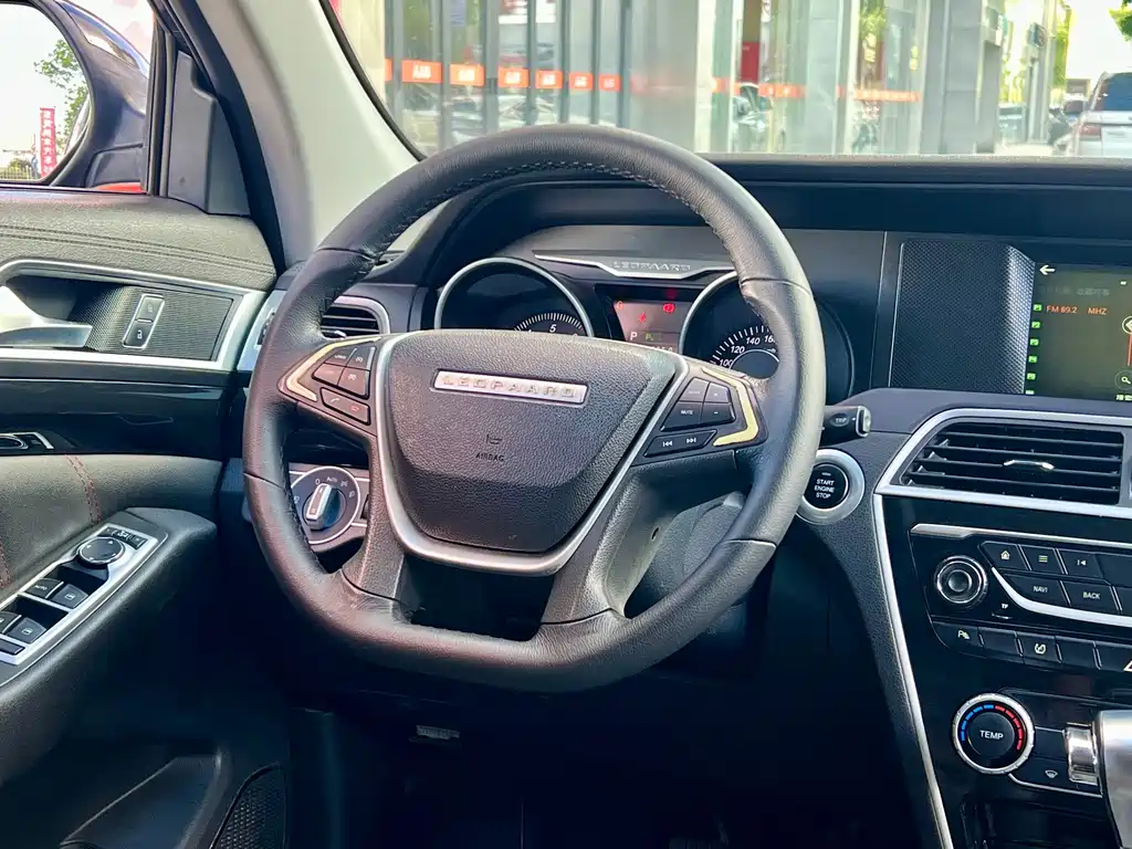 Leopaard CS10 2016