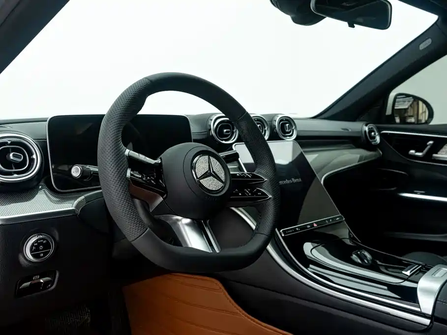 Mercedes-Benz C-Class 2024 — фото 12