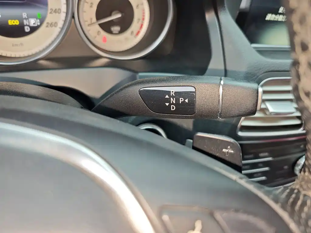 Mercedes-Benz E-Class 2015 — фото 14
