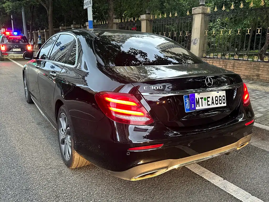 Mercedes-Benz E-Class 2020 — фото 21