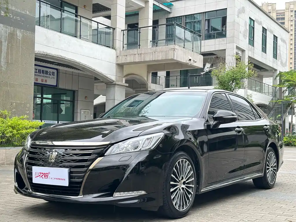 Toyota Crown 2020 — фото 1