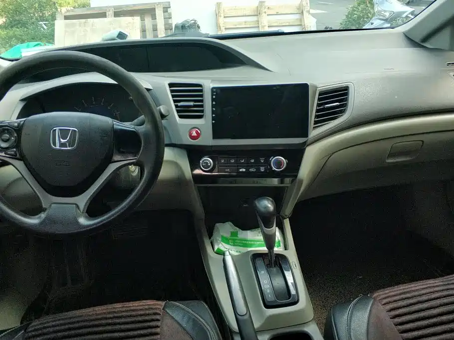 Honda Civic 2014 — фото 12