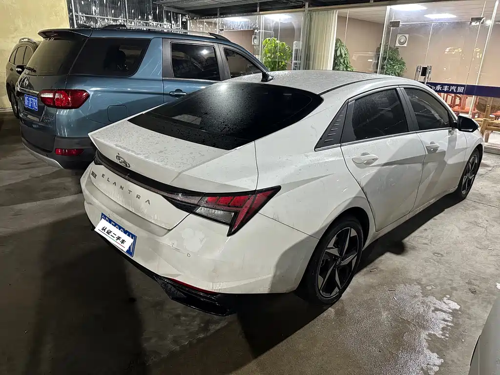 Hyundai Elantra 2023