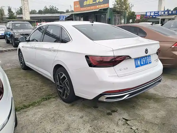 Volkswagen Sagitar 2023