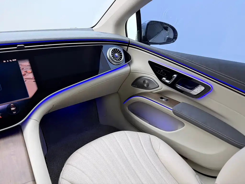 Mercedes-Benz EQS 2024 — фото 13