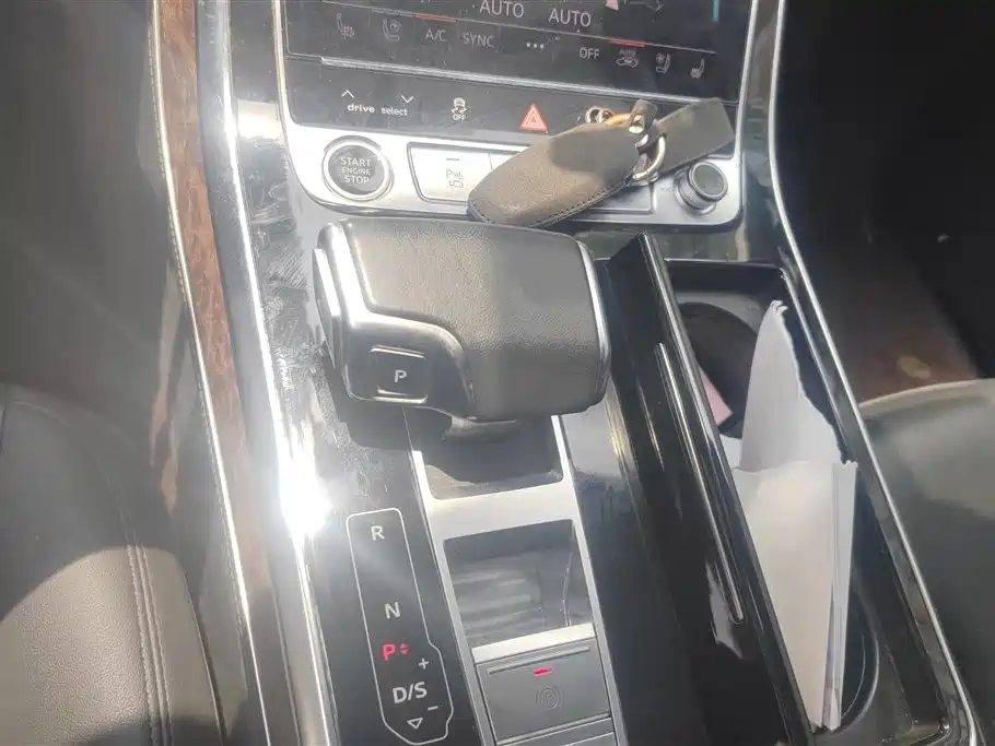 Audi Q7 2023 — фото 16