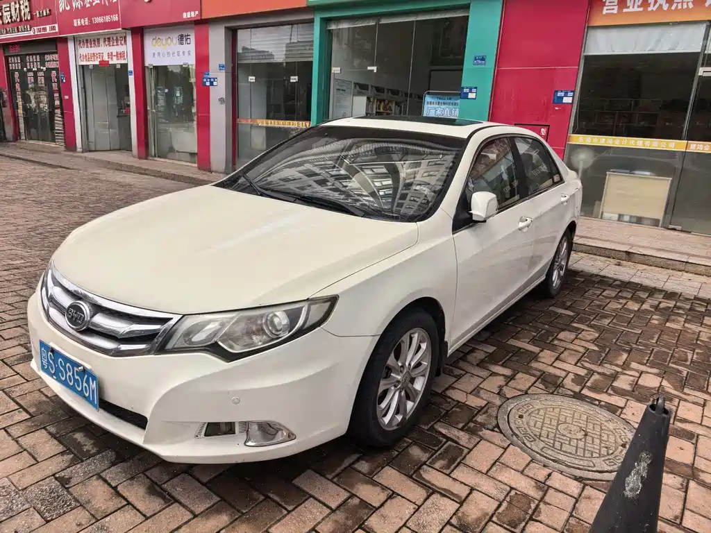 BYD Surui 2014